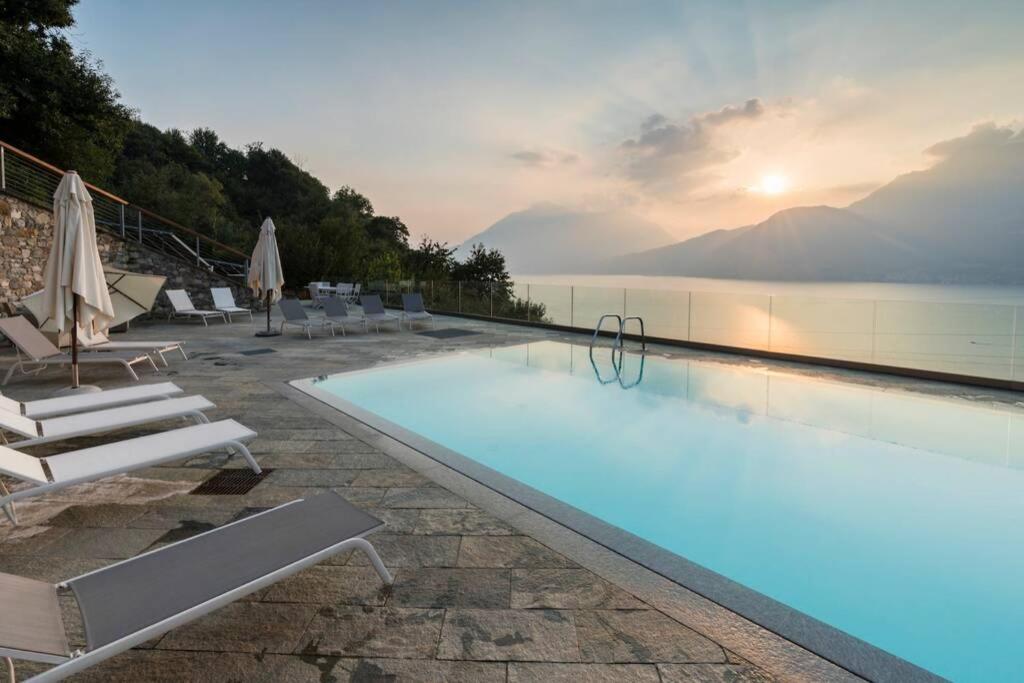 Beautiful Poolside And Stunning Lake View Gardenia Bellano Bagian luar foto