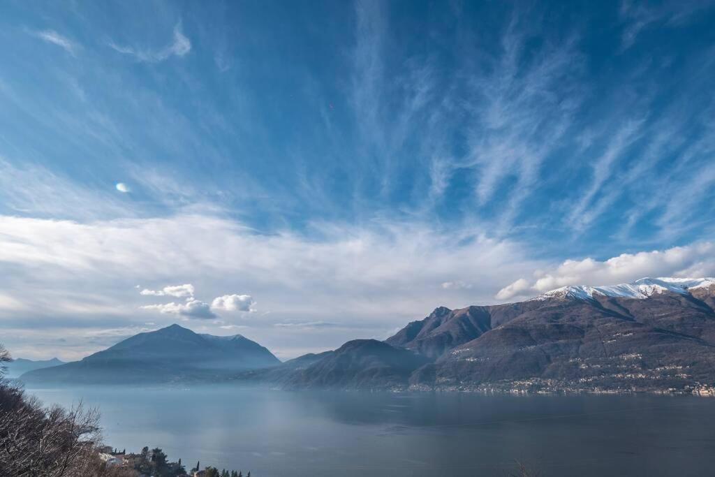 Beautiful Poolside And Stunning Lake View Gardenia Bellano Bagian luar foto